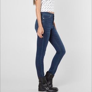 NWT Kendall + Kylie Sultry Skinny Stretch 24